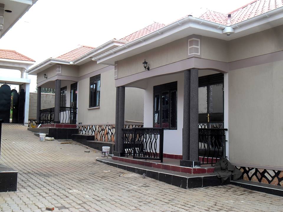 Landlady gives 40-year-old single tenant 30-days ultimatum to marry or face eviction